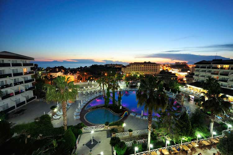 Türk Eğitim-Sen Manavgat Ailesi Öğretmenler Gününde Side Corolla Otelde.